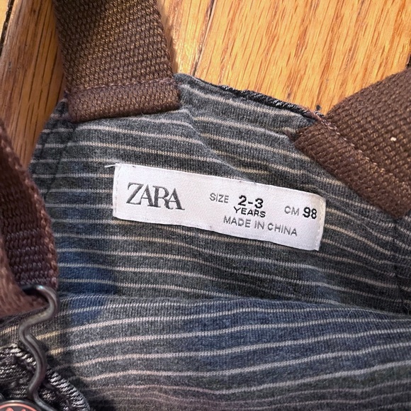 ZARA toddler size 2-3, dark wash, jean overalls, lined. - Picture 3 of 4